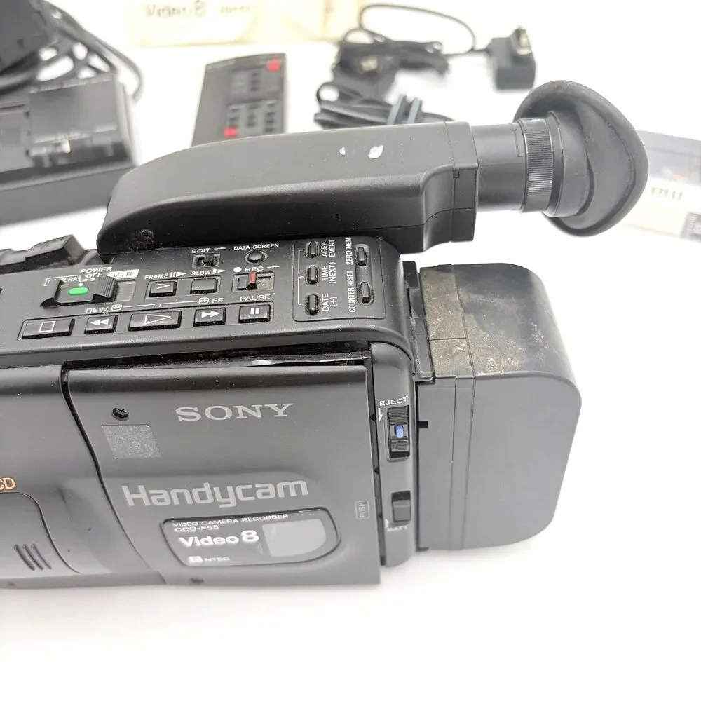 Sony CCD-F55 Video8 Handycam Camcorder w/ Charger Remote Manual Tape AS-IS Parts